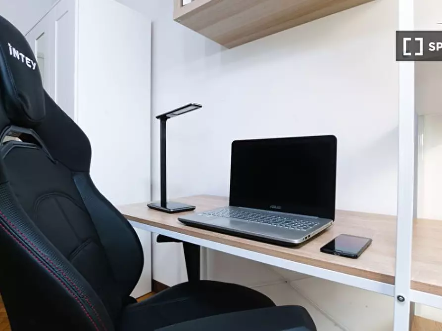 Immagine 5 di Camera condivisa in affitto  in Via Francesco Melzi d'Eril a Milano