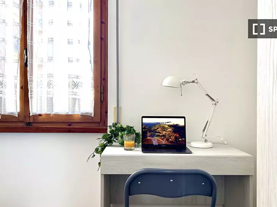 Immagine 7 di Camera condivisa in affitto  in Via Alfredo Cappellini a Firenze