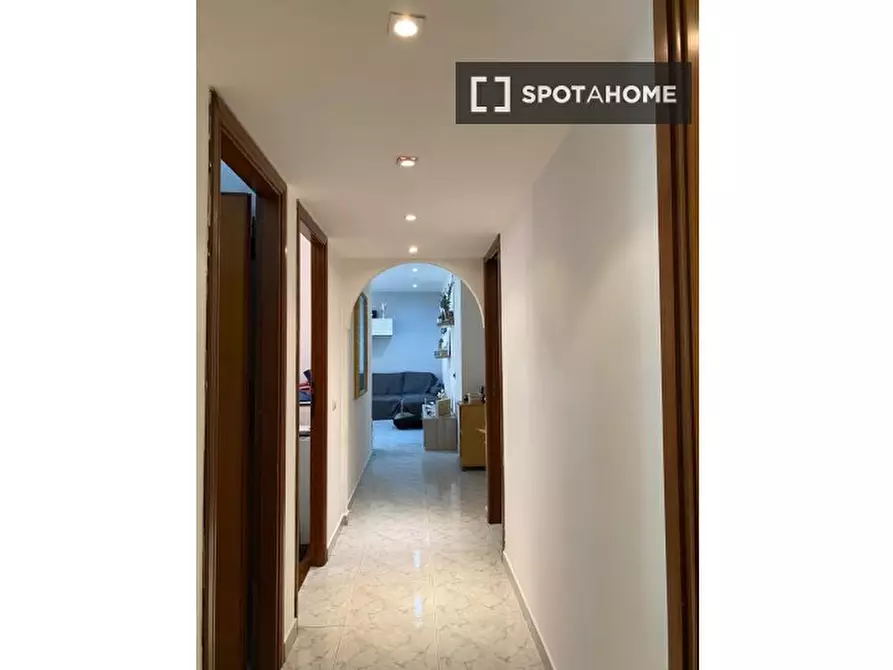 Immagine 16 di Appartamento in affitto  in Via Gian Luca Squarcialupo a Roma