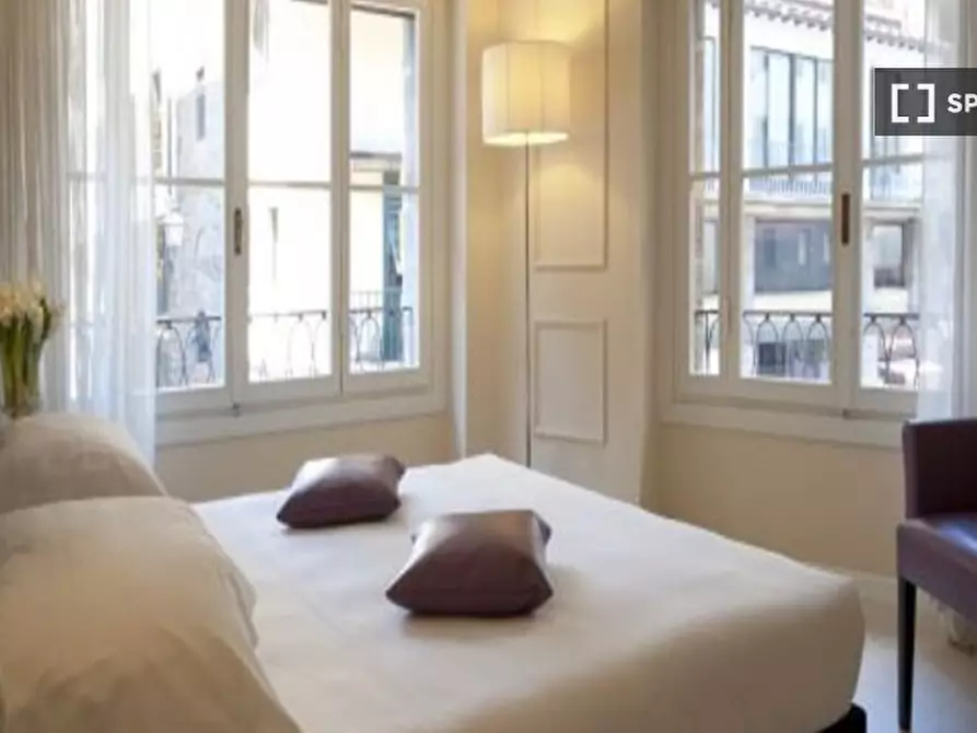 Immagine 2 di Appartamento in affitto  in Piazza di Santo Stefano a Firenze