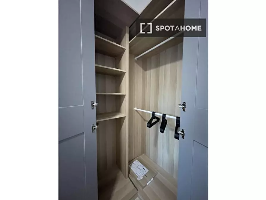 Immagine 4 di Camera condivisa in affitto  in Via Casilina a Roma