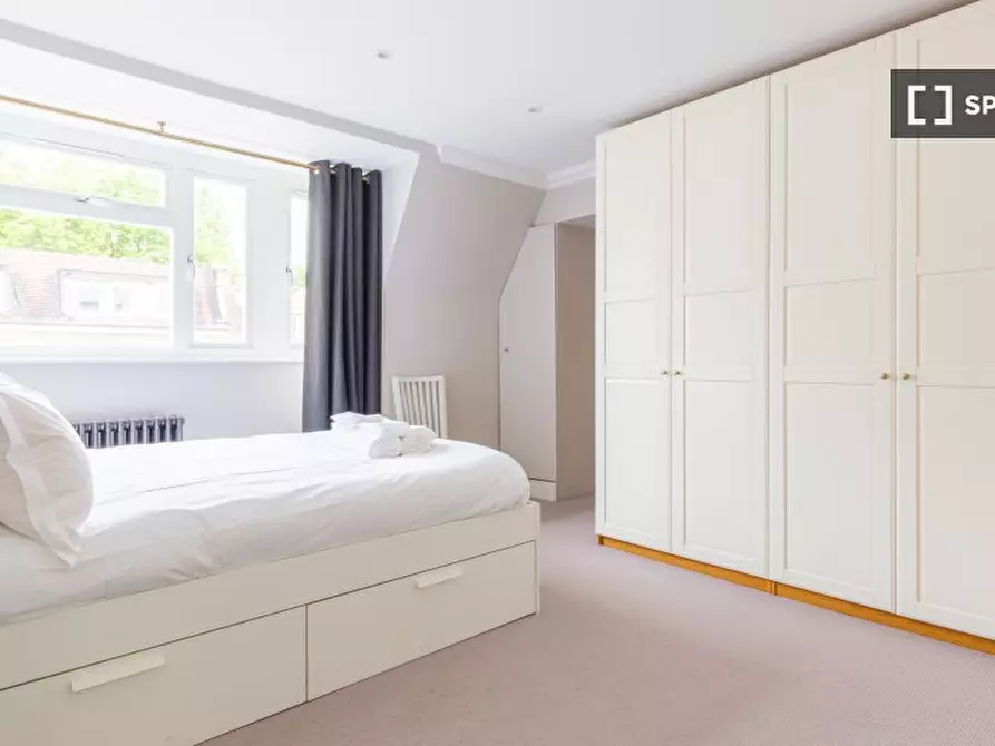 Immagine 3 di Appartamento in affitto  in flat a Kensington