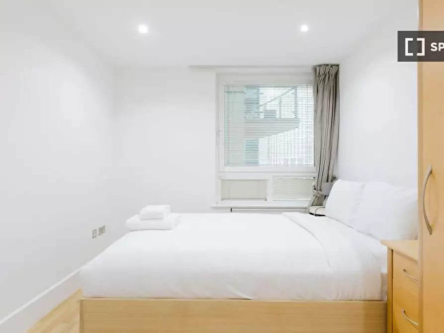 Immagine 1 di Appartamento in affitto  in St George Wharf a Lambeth