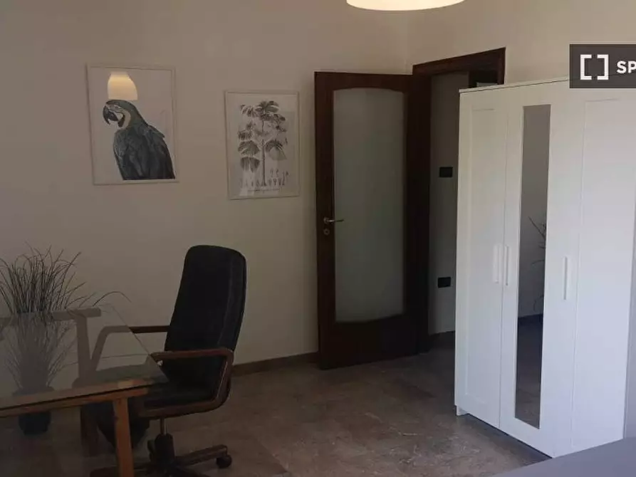 Immagine 4 di Camera condivisa in affitto  in Via Gabriele Jannelli p. T int. 3 a Napoli