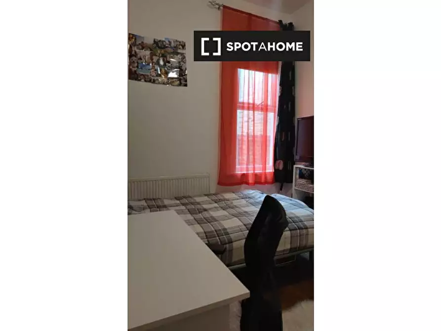 Immagine 5 di Camera condivisa in affitto  in Prince Regent Ln a East Ham