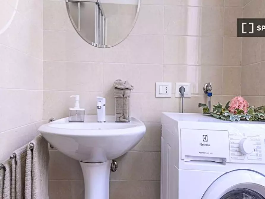 Immagine 17 di Camera condivisa in affitto  in Piazzetta Guastalla a Milano