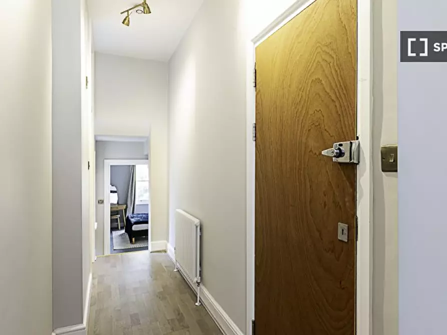Immagine 18 di Appartamento in affitto  in Fulham Palace Road a Hammersmith