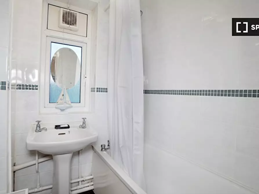 Immagine 4 di Camera condivisa in affitto  in Gough Walk a Poplar