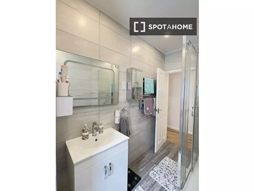 Immagine 7 di Appartamento in affitto  in Townsend Rd a Staines