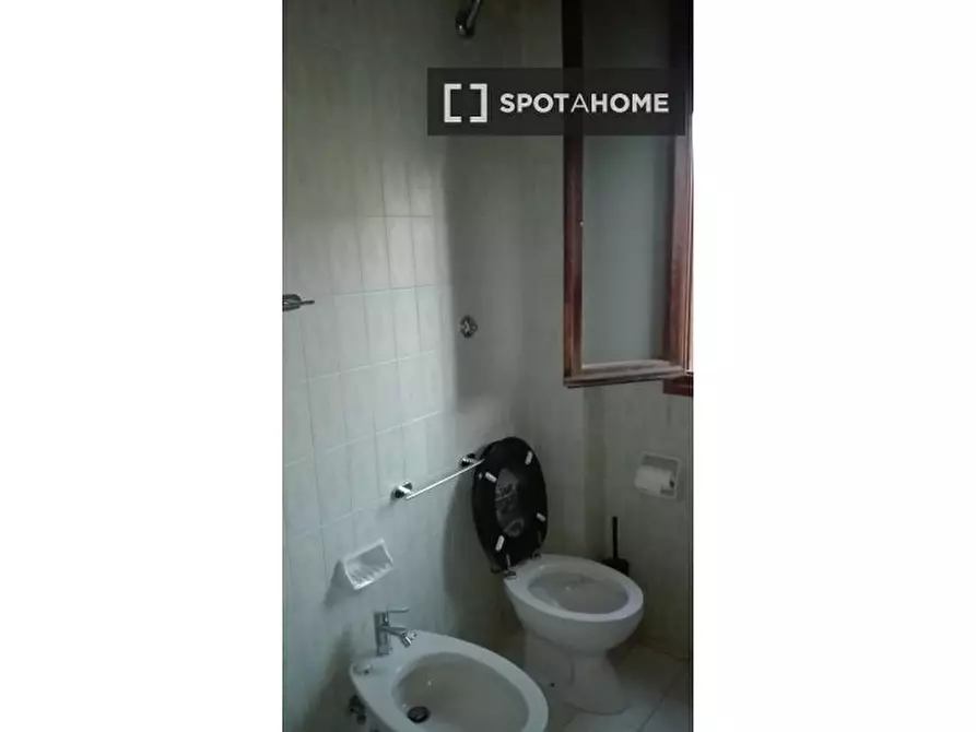 Immagine 9 di Camera condivisa in affitto  in Via Luigi Vestri a Bologna