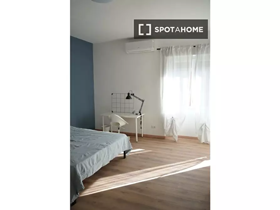 Immagine 6 di Camera condivisa in affitto  in Via Salvatore Pincherle a Roma