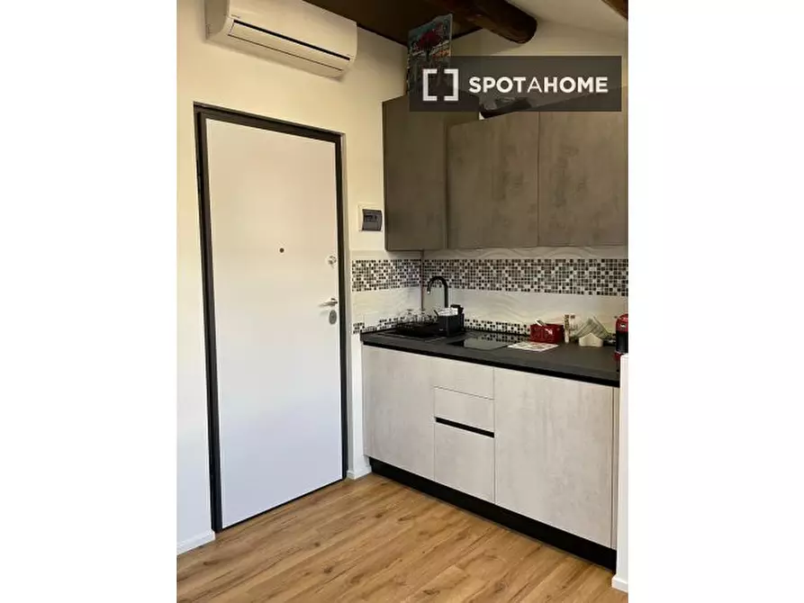 Immagine 1 di Ufficio in affitto  in V.le Bligny a Milano