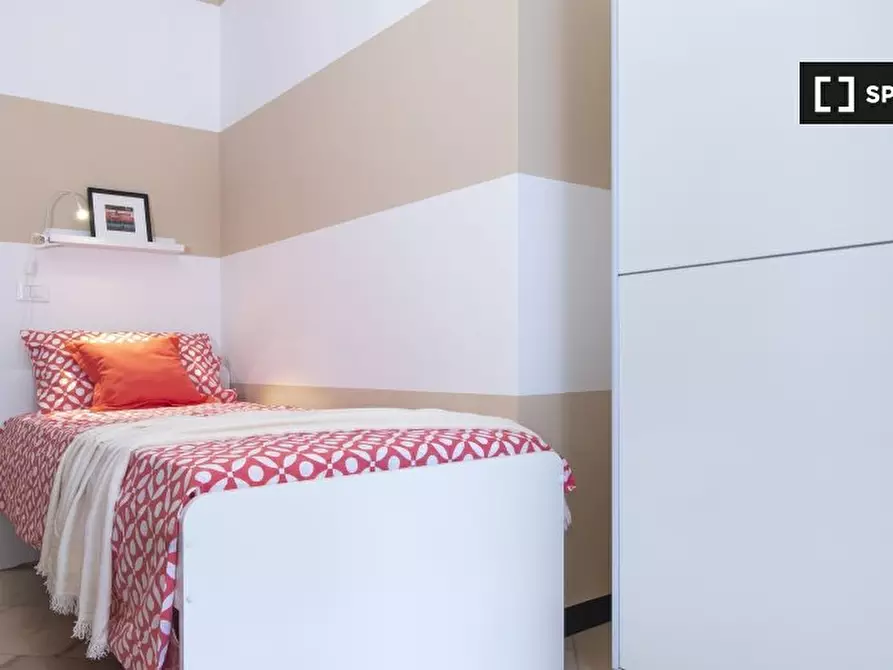 Immagine 2 di Camera condivisa in affitto  in Via Principi d'Acaja a Torino