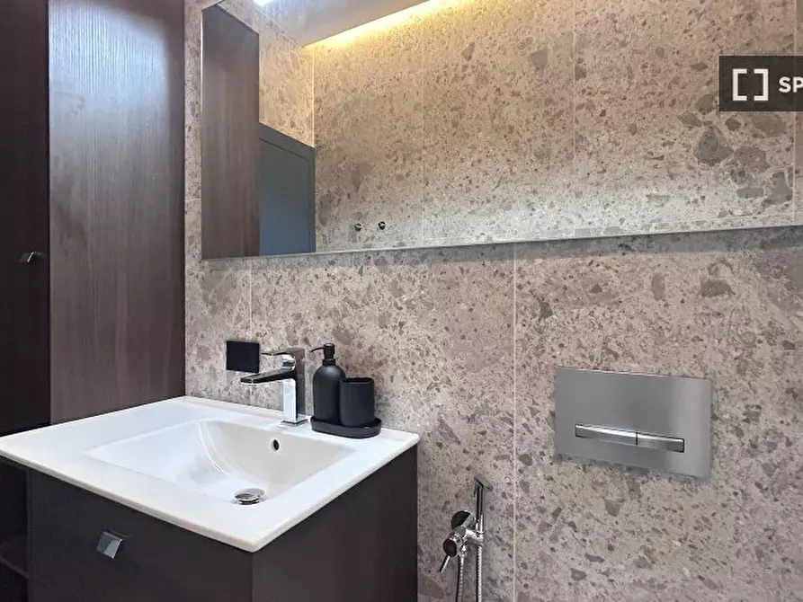 Immagine 12 di Appartamento in affitto  in Via Tavazzano a Milano