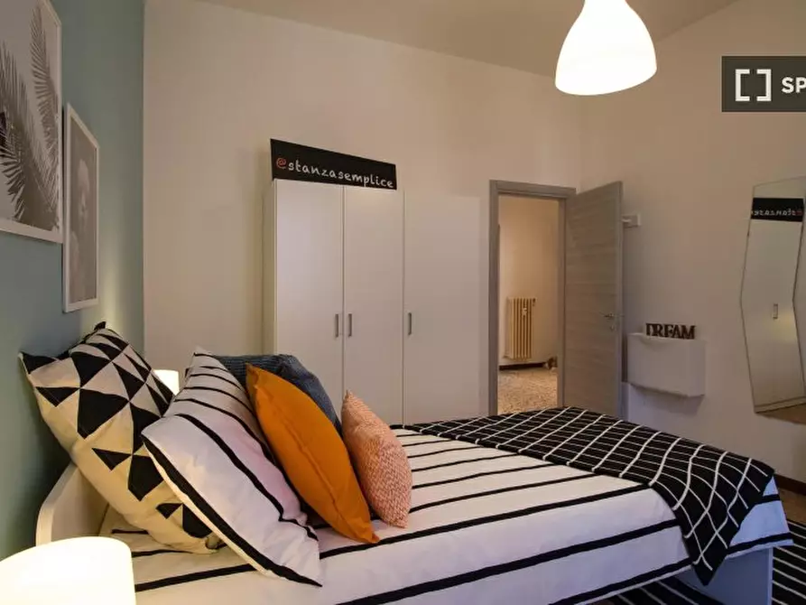 Immagine 4 di Camera condivisa in affitto  in Pasubio/C a Brescia