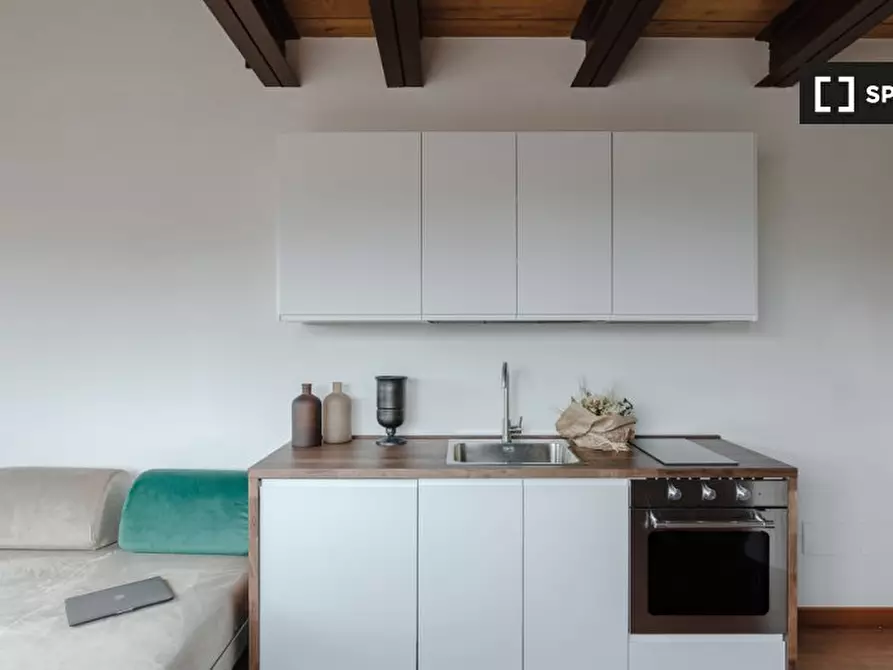 Immagine 5 di Appartamento in affitto  in Via del Collegio Capranica a Roma