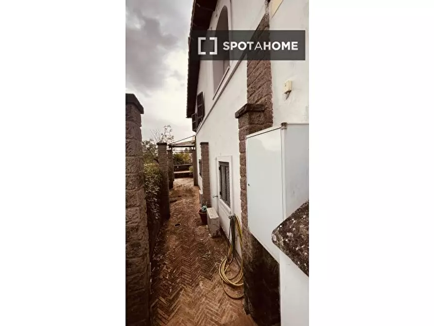 Immagine 4 di Camera condivisa in affitto  in Via della Camilluccia a Roma