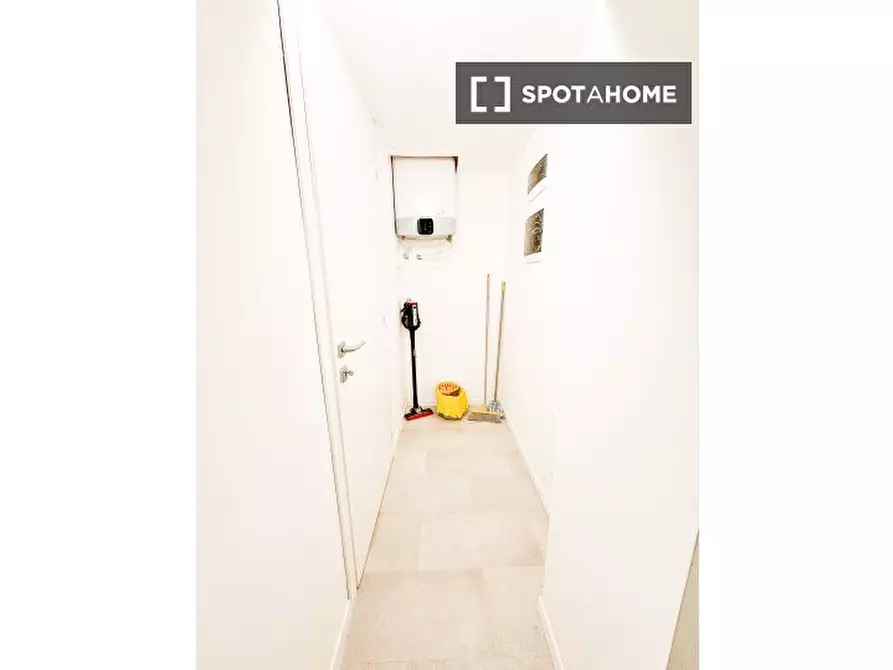 Immagine 15 di Ufficio in affitto  in Via Giambellino a Milano