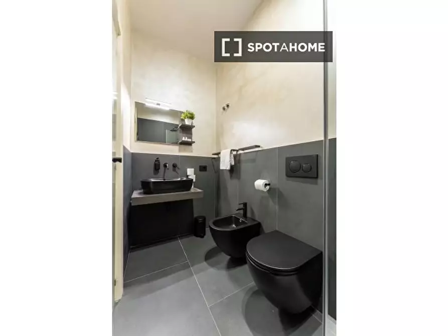 Immagine 11 di Camera condivisa in affitto  in Via Faenza a Firenze