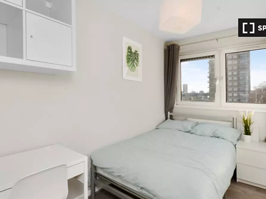 Immagine 11 di Camera condivisa in affitto  in Candy St a Poplar