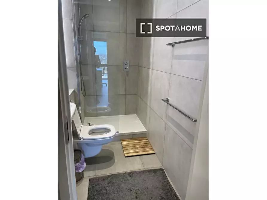 Immagine 3 di Camera condivisa in affitto  in Weaver Walk a Brent