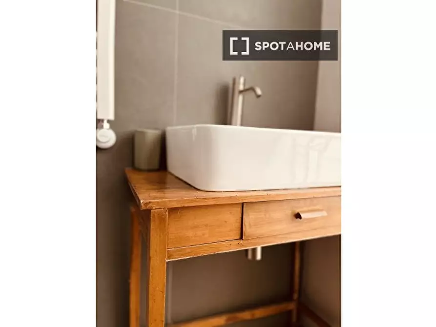 Immagine 5 di Camera condivisa in affitto  in Via Federico Ozanam a Roma