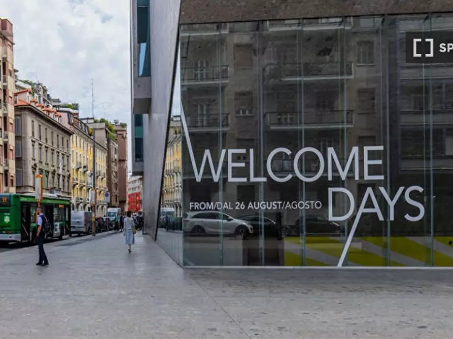 Immagine 18 di Camera condivisa in affitto  in Viale Bligny a Milano