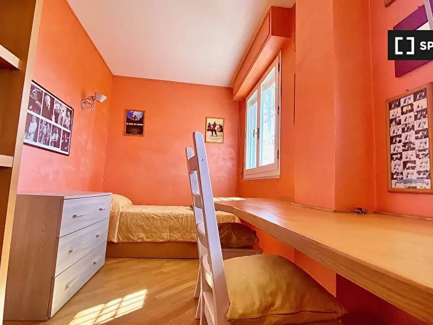 Immagine 10 di Camera condivisa in affitto  in Via Giuseppe Dessì a Roma