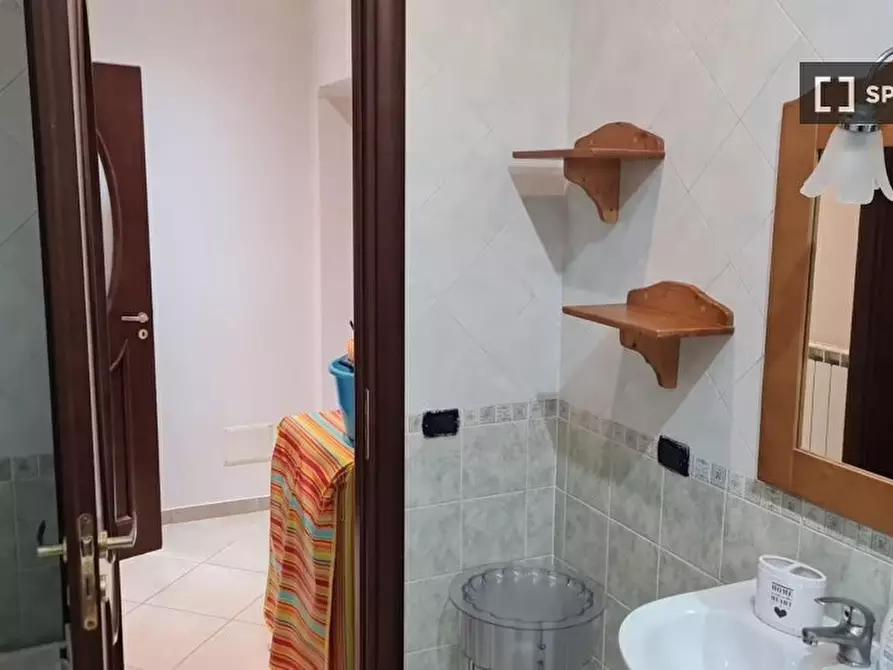 Immagine 7 di Camera condivisa in affitto  in Via Luigi Settembrini a Napoli