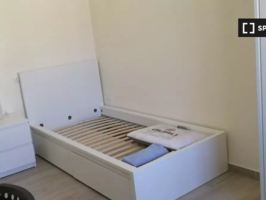 Immagine 2 di Camera condivisa in affitto  in Via Domenico Quaranta a Napoli