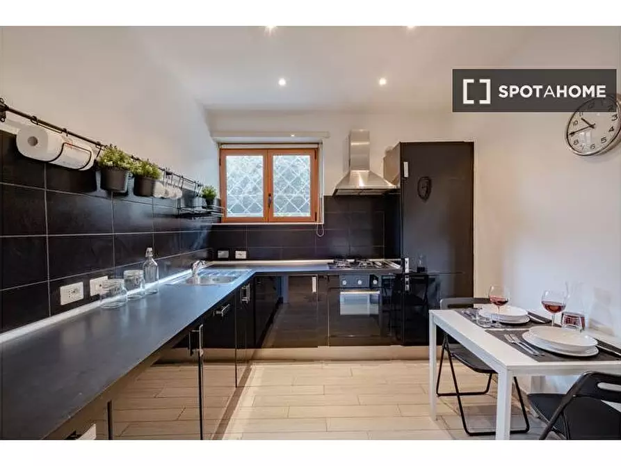 Immagine 1 di Appartamento in affitto  in Via Gian Giacomo Porro a Roma