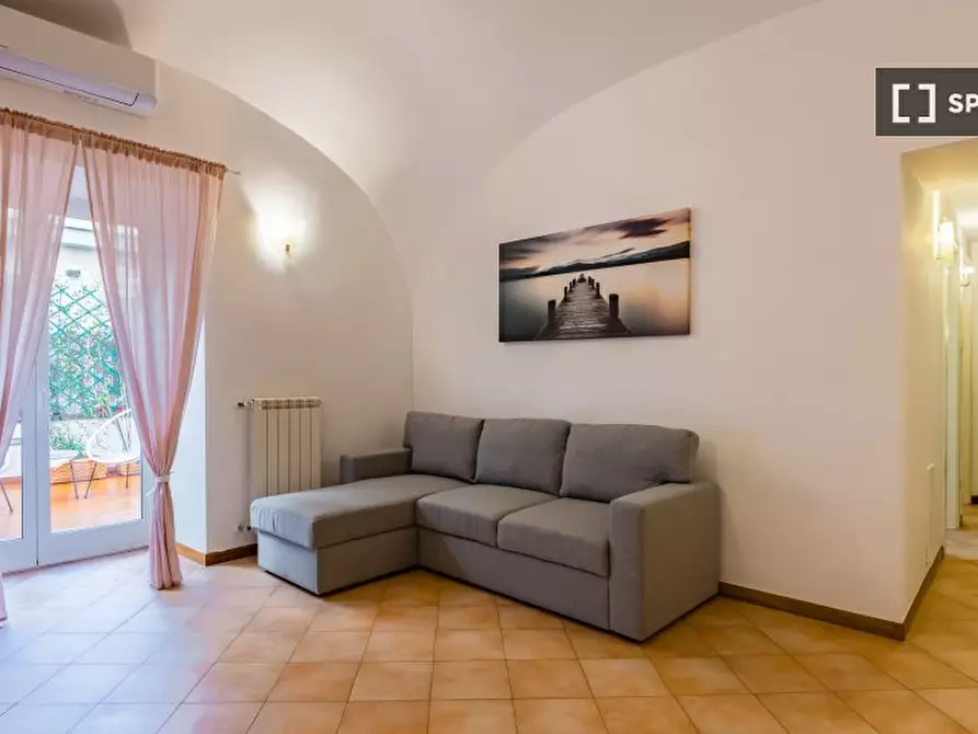 Immagine 1 di Appartamento in affitto  in Vico Lungo San Raffaele a Napoli