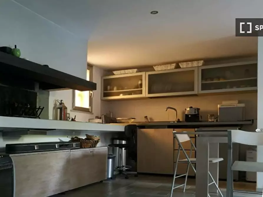 Immagine 2 di Camera condivisa in affitto  in Via Cratete di Mallo a Roma