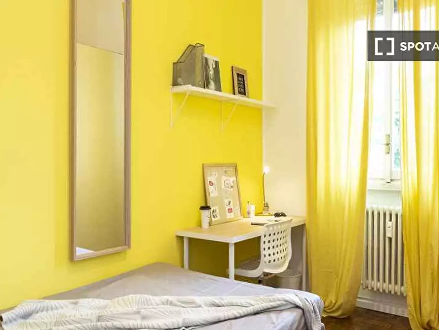 Immagine 2 di Camera condivisa in affitto  in Via Sulmona a Milano