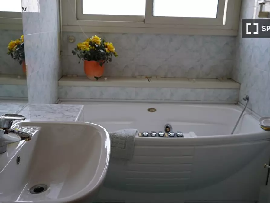 Immagine 11 di Appartamento in affitto  in Via Baldo degli Ubaldi a Roma