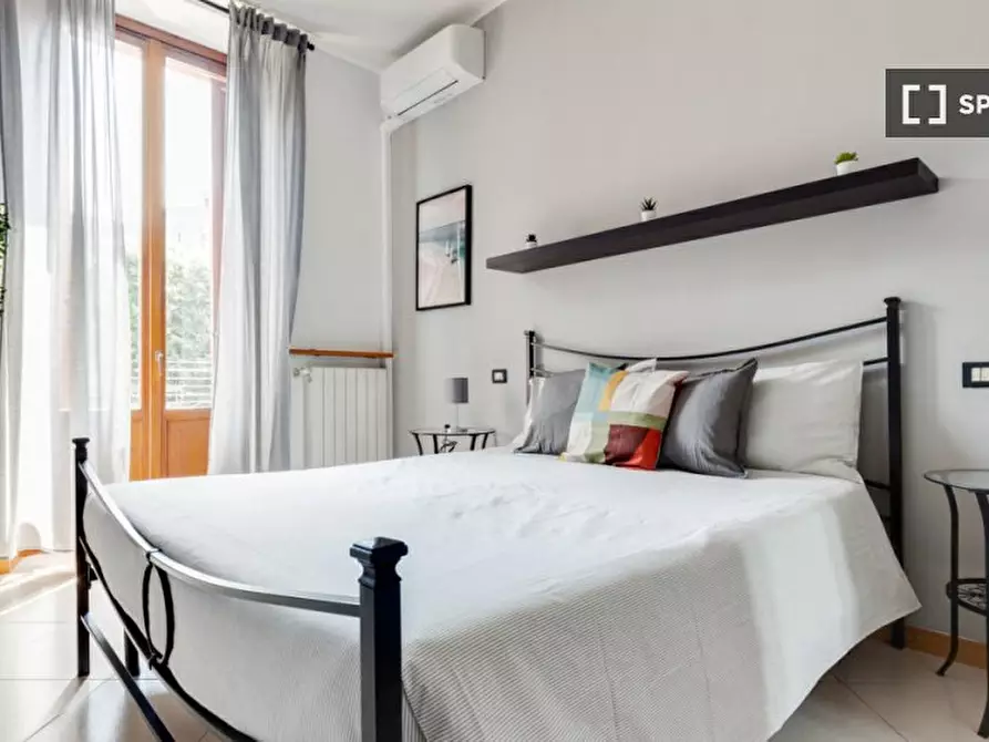 Immagine 2 di Camera condivisa in affitto  in Via Correggio a Milano