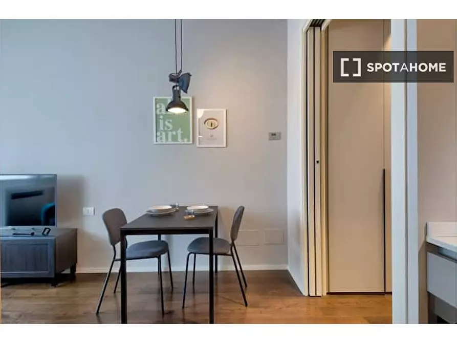 Immagine 5 di Ufficio in affitto  in Viale Vittorio Veneto a Milano