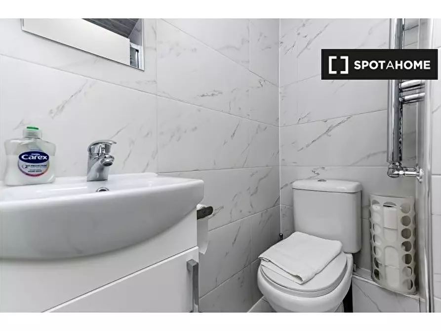 Immagine 10 di Appartamento in affitto  in Tottenham St a Camden Town