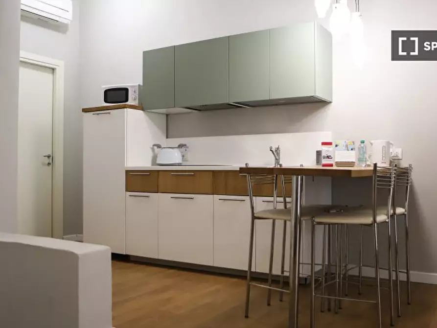 Immagine 10 di Appartamento in affitto  in Vico SS. Filippo e Giacomo a Napoli