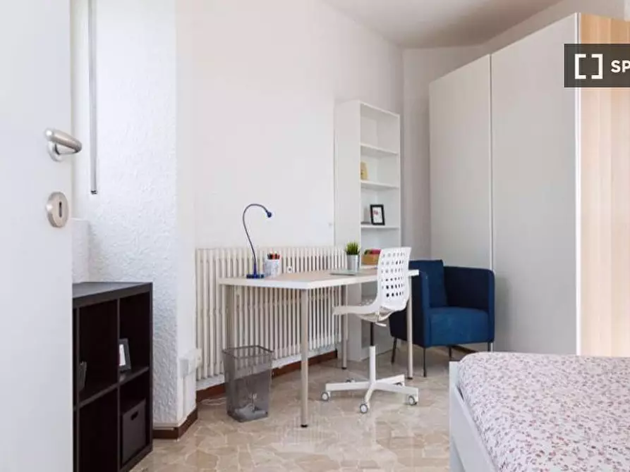 Immagine 3 di Camera condivisa in affitto  in Via Dei Salici Milan a Milano