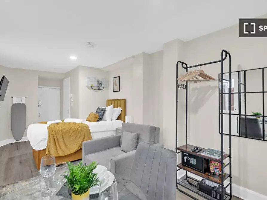 Immagine 8 di Ufficio in affitto  in flat a Tottenham