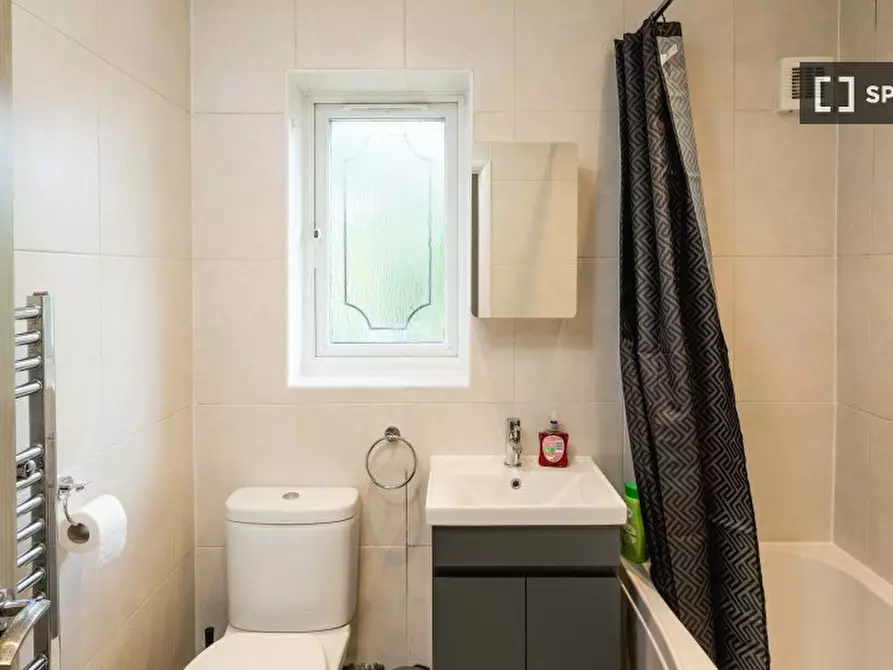 Immagine 8 di Appartamento in affitto  in Redford Cl a Hounslow