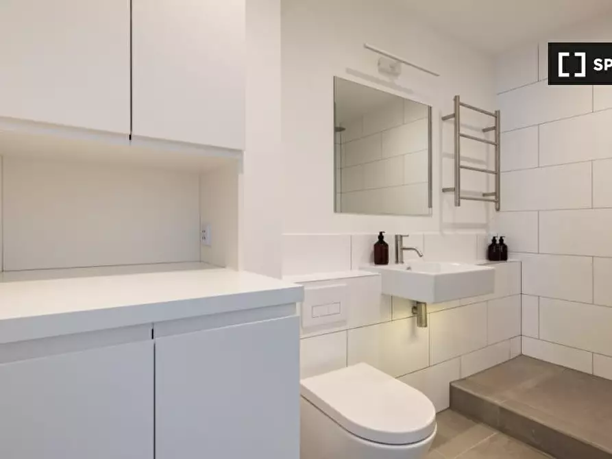 Immagine 13 di Ufficio in affitto  in flat a a Kensington