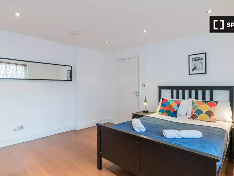 Immagine 11 di Appartamento in affitto  in Mornington St a Camden Town