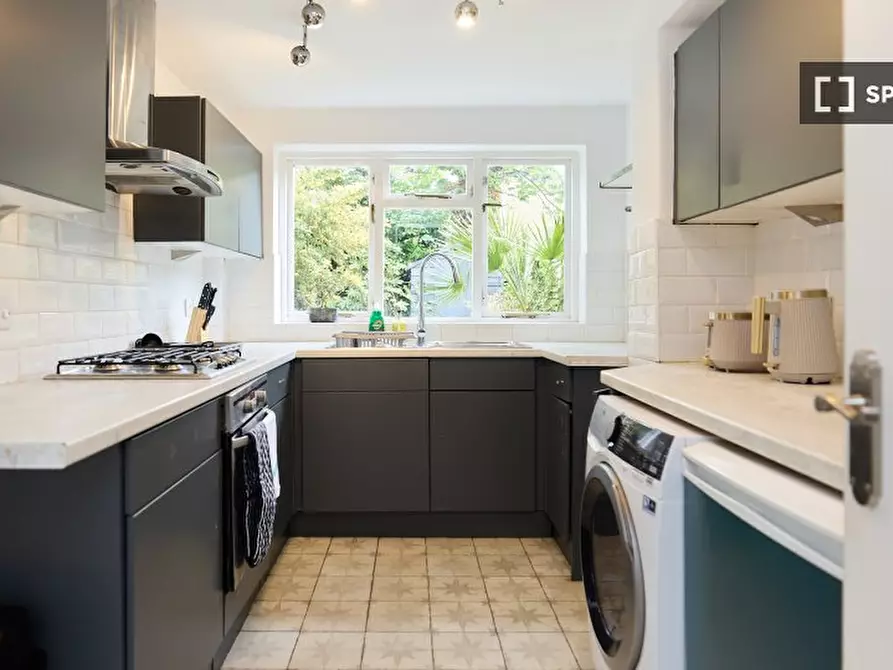 Immagine 14 di Appartamento in affitto  in Huxley Street a Kensington