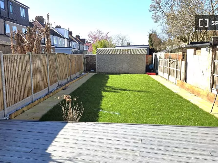 Immagine 3 di Appartamento in affitto  in Whalebone Ln N a Barking