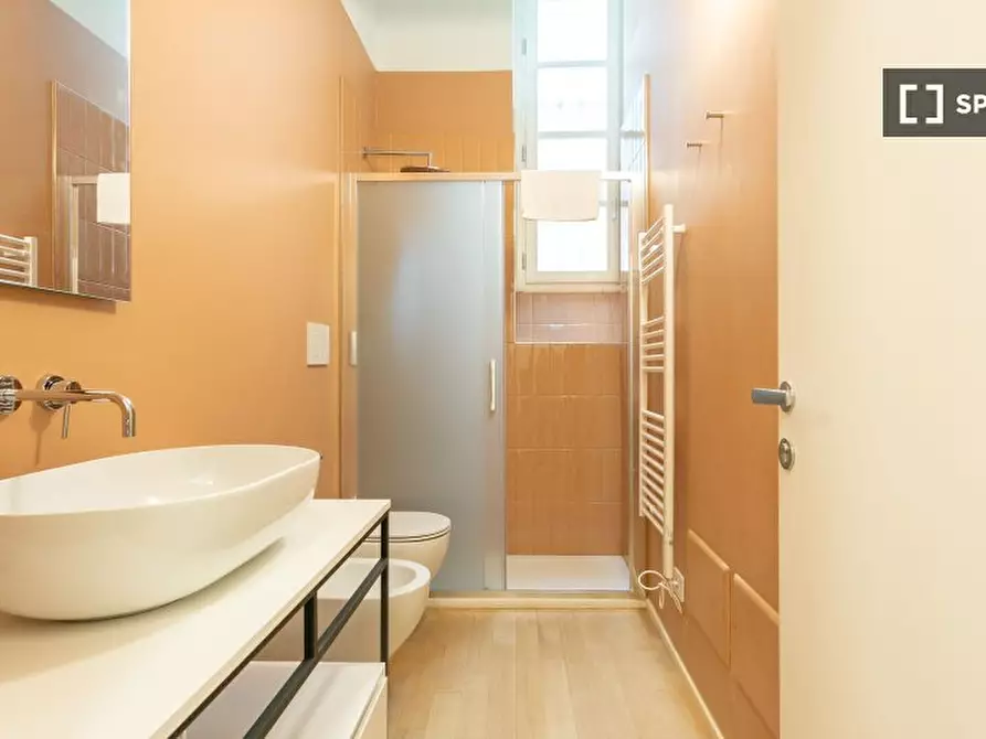 Immagine 4 di Ufficio in affitto  in Via Borromei a Milano