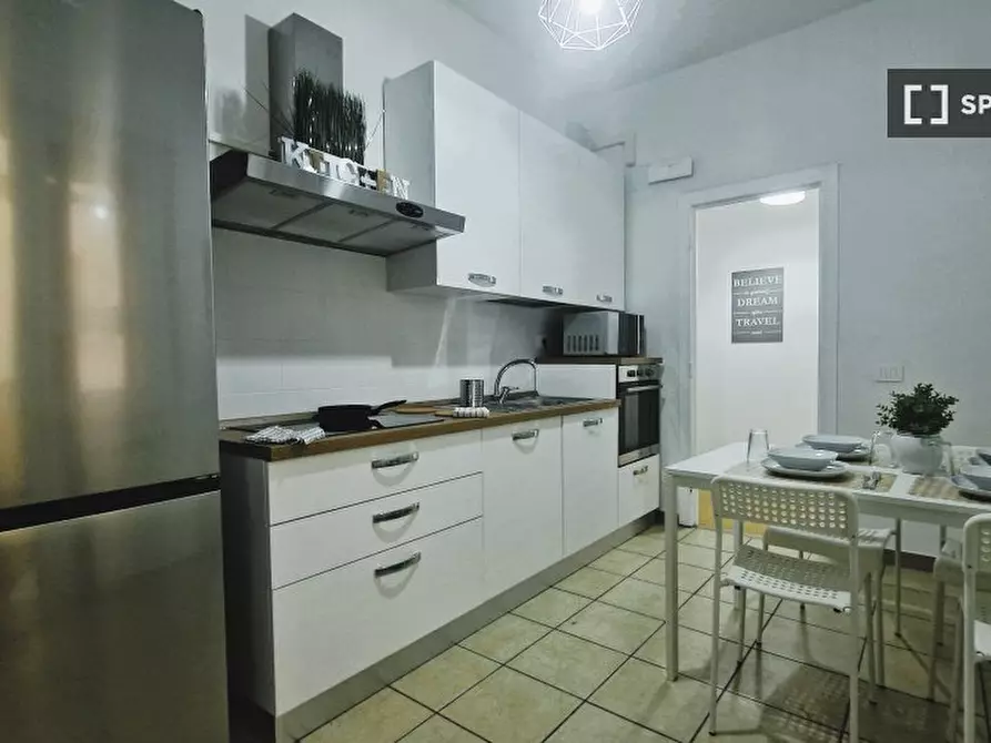 Immagine 12 di Camera condivisa in affitto  in Lungotevere di Pietra Papa a Roma