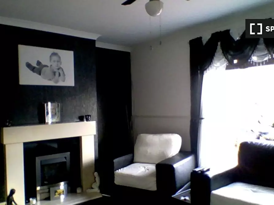 Immagine 11 di Camera condivisa in affitto  in burdiehouse avenue a Moredun