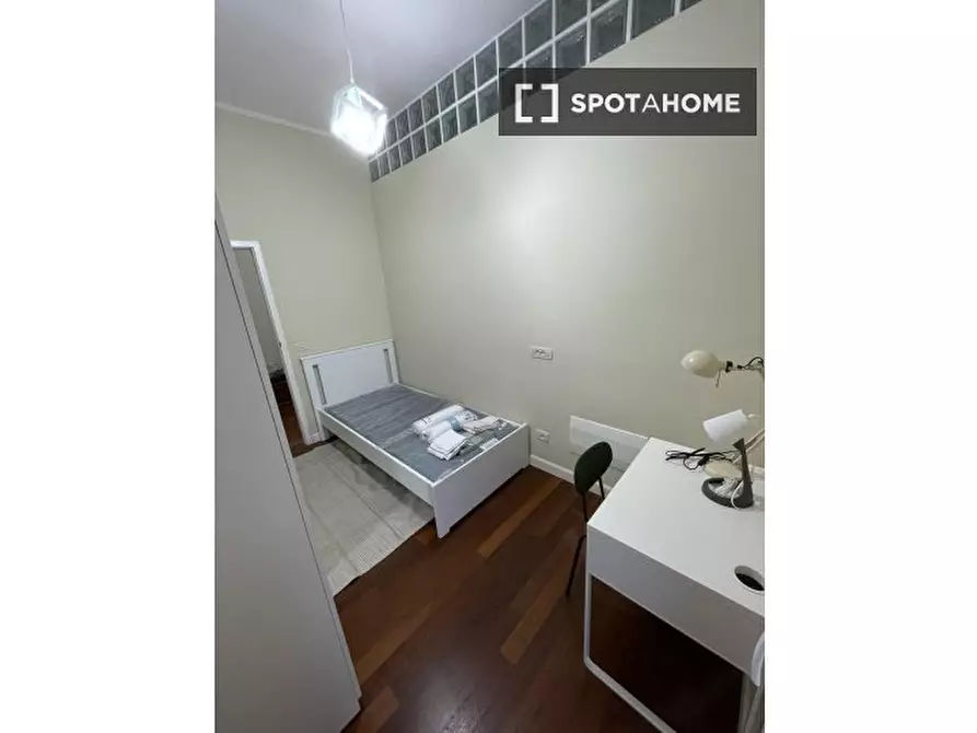 Immagine 5 di Camera condivisa in affitto  in Via Giovanni Brugnoli a Bologna